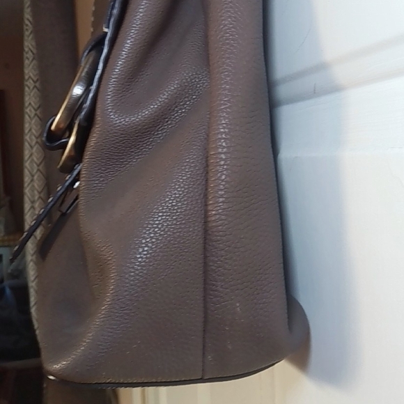 Elegant Brown Leather Handbag - Picture 7 of 16